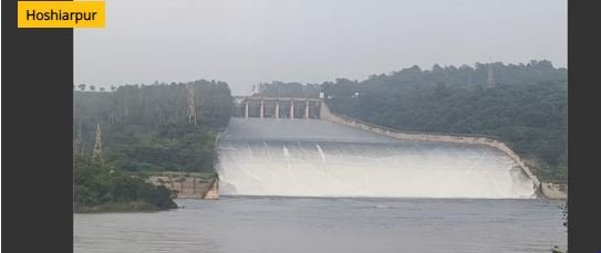 ਪੰਜਾਬ ਵਾਸੀਆਂ ਲਈ ਖੜ੍ਹੀ ਹੋਈ ਵੱਡੀ ਮੁਸੀਬਤ! ਮੁੜ ਡੈਮ ਤੋਂ ਛੱਡਿਆ ਪਾਣੀ, ਚਿਤਾਵਨੀ ਜਾਰੀ