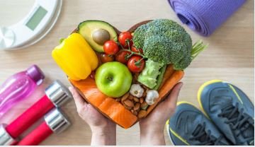 ਬਰਸਾਤ 'ਚ ਸਿਹਤ ਲਈ ਨੁਕਸਾਨਦਾਇਕ: ਇਨ੍ਹਾਂ 5 ਚੀਜ਼ਾਂ ਤੋਂ ਬਚੋ! ਜਾਣੋ ਕਿਉਂ ਤੇ ਕੀ ਖਾਣਾ ਹੈ?