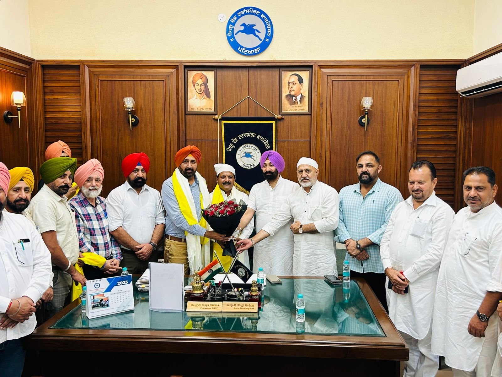 ਨਵ ਨਿਯੁਕਤ ਬਲਜਿੰਦਰ ਸਿੰਘ ਢਿੱਲੋਂ ਅਤੇ ਚੇਅਰਮੈਨ ਤੇਜਿੰਦਰ ਮਹਿਤਾ ਦਾ ਚੇਅਰਮੈਨ ਡਾ. ਰਣਜੋਧ ਹਡਾਣਾ ਵੱਲੋਂ ਸਨਮਾਨ